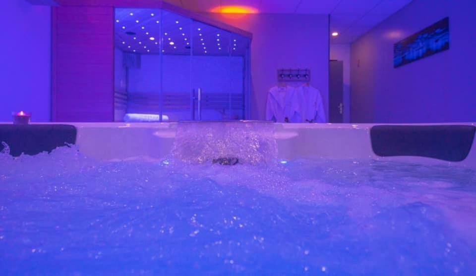 Loft Privatif Avec Jacuzzi Et Sauna แซ็ง-ดิซีเย ภายนอก รูปภาพ